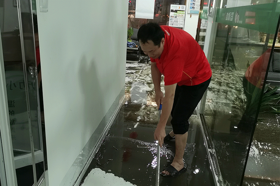 暴雨來襲，聽覺有道驗(yàn)配師連夜搶救公司財(cái)產(chǎn)